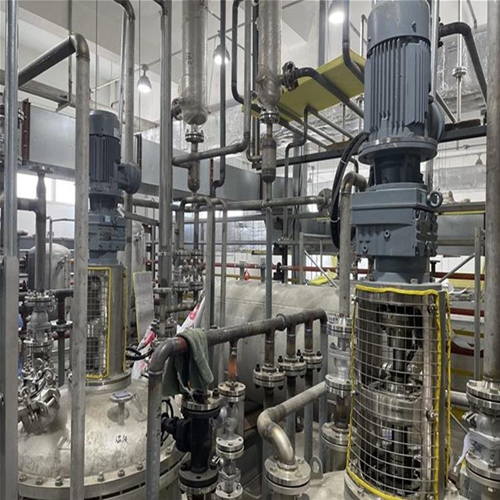 不銹鋼反應釜攪拌設備現(xiàn)場